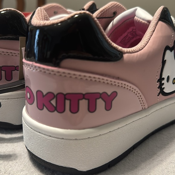 Hello Kitty (Sanrio) Women’s Size 8 Pink, Black, and White Lace-Up Sneakers NWT - Picture 7 of 11